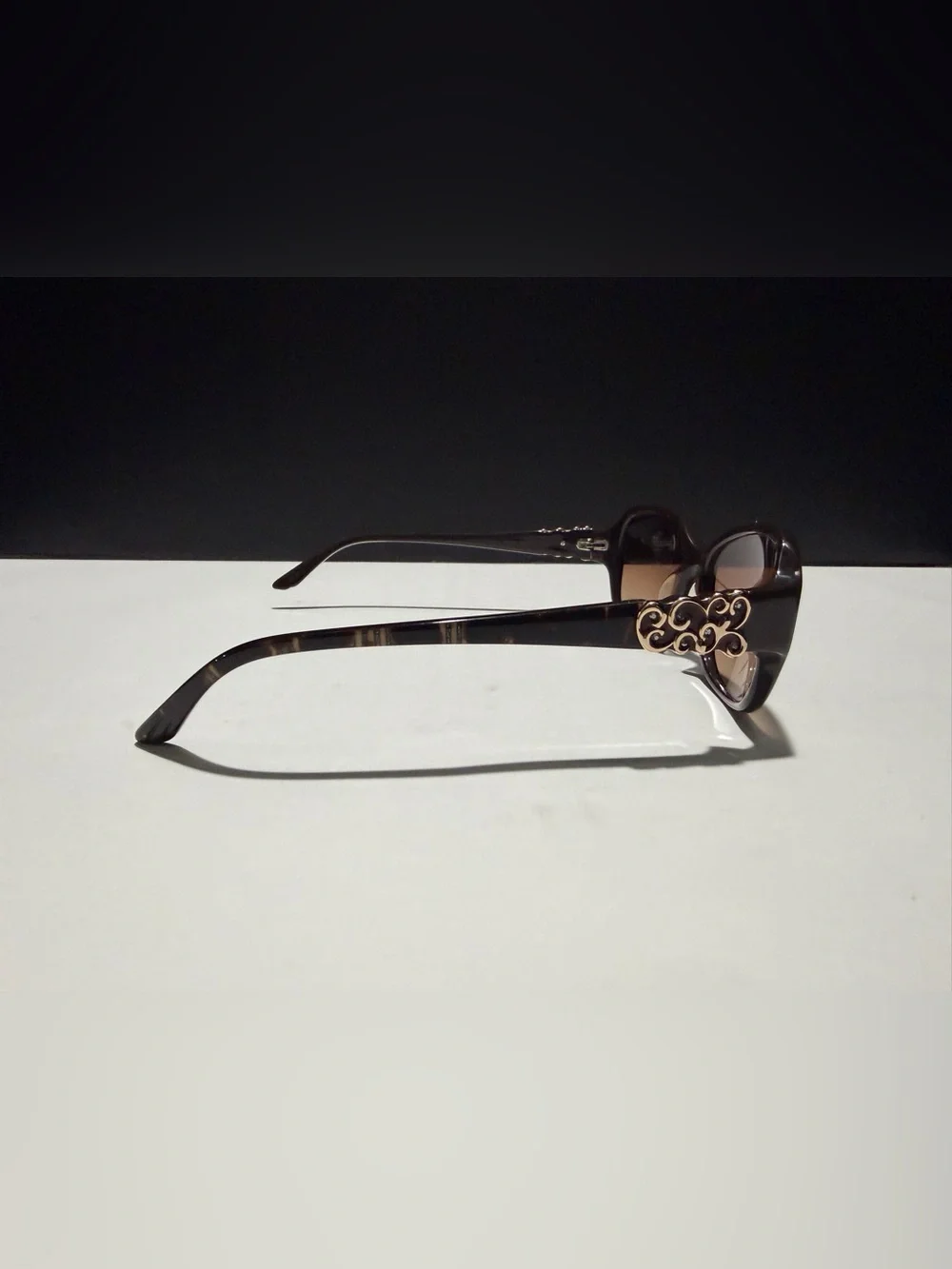 Dana‎ Buchman Brown Gradient Frame Sunglasses with Case